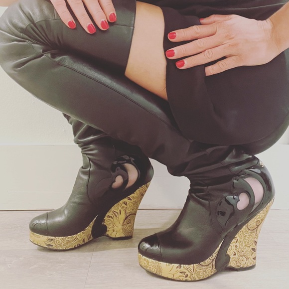 CHANEL VINTAGE THIGH BOOT - Picture 3 of 10